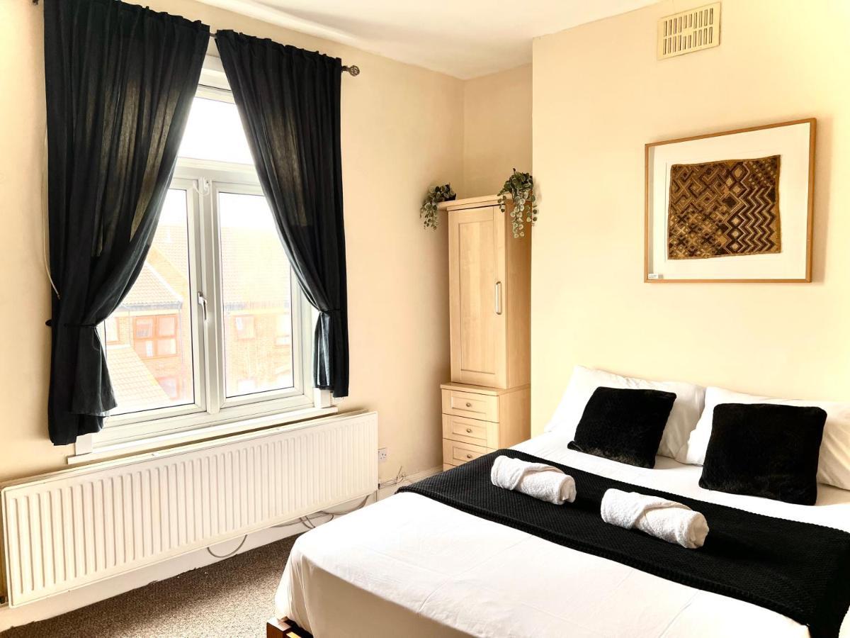 Aldgate Holiday Rooms London Exterior photo