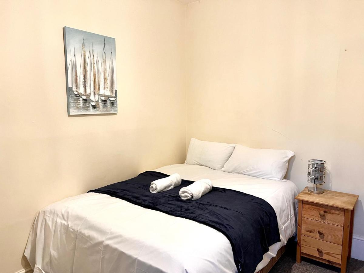 Aldgate Holiday Rooms London Exterior photo
