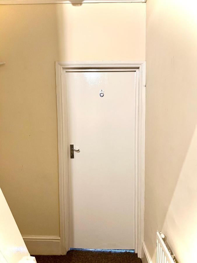 Aldgate Holiday Rooms London Exterior photo